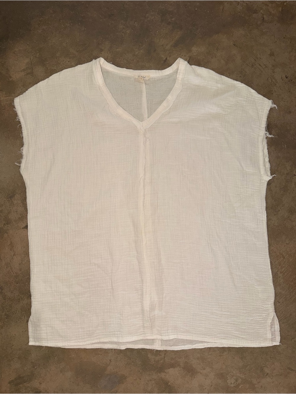 LA MIEL White Gauze V Neck Top Size Large Raw Edge Boho Tunic